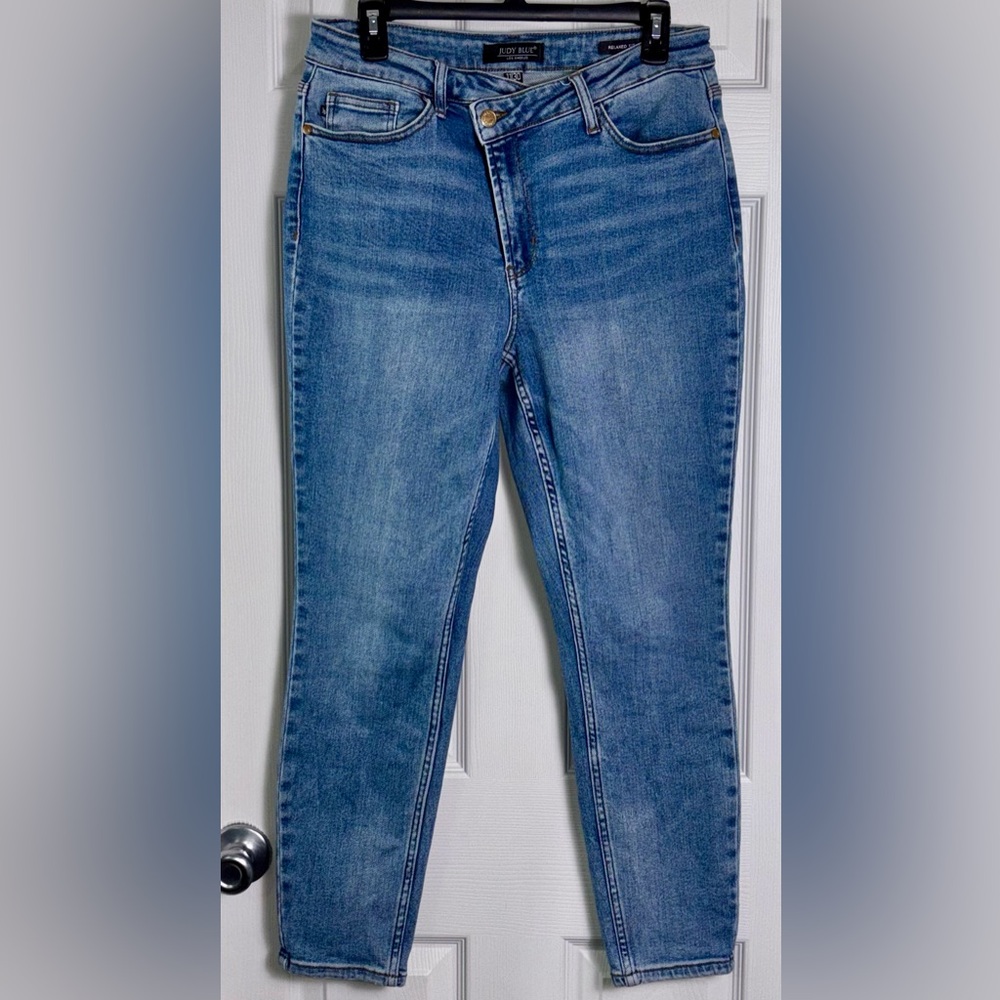 Judy Blue Mom Jeans 11/30 Crossover Waist Asymmetrical Button Denim Womens